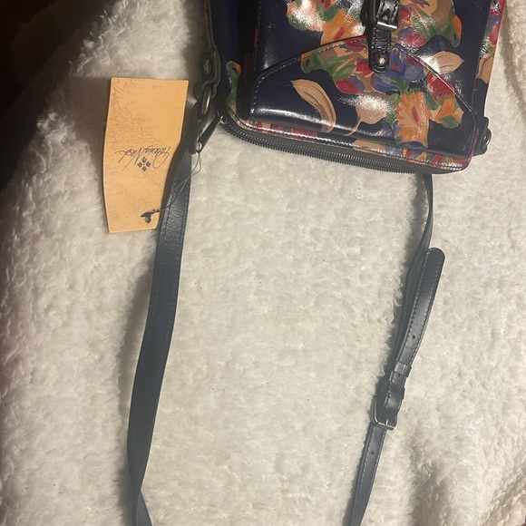 BRAND NEW Patricia Nash crossbody bag with tan cloth dust bag - Picture 8 of 12